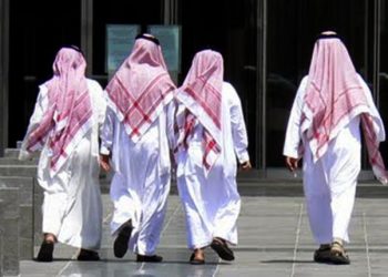 The Fate of Extremists: Too Stubborn to Recruit